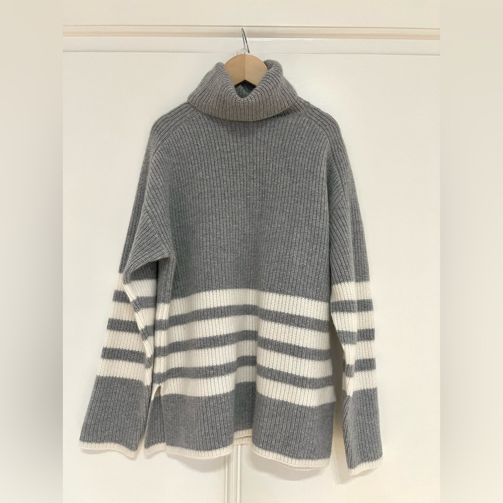 NEW “Be You Geraldine Alasio” Cashmere Turtleneck Sweater